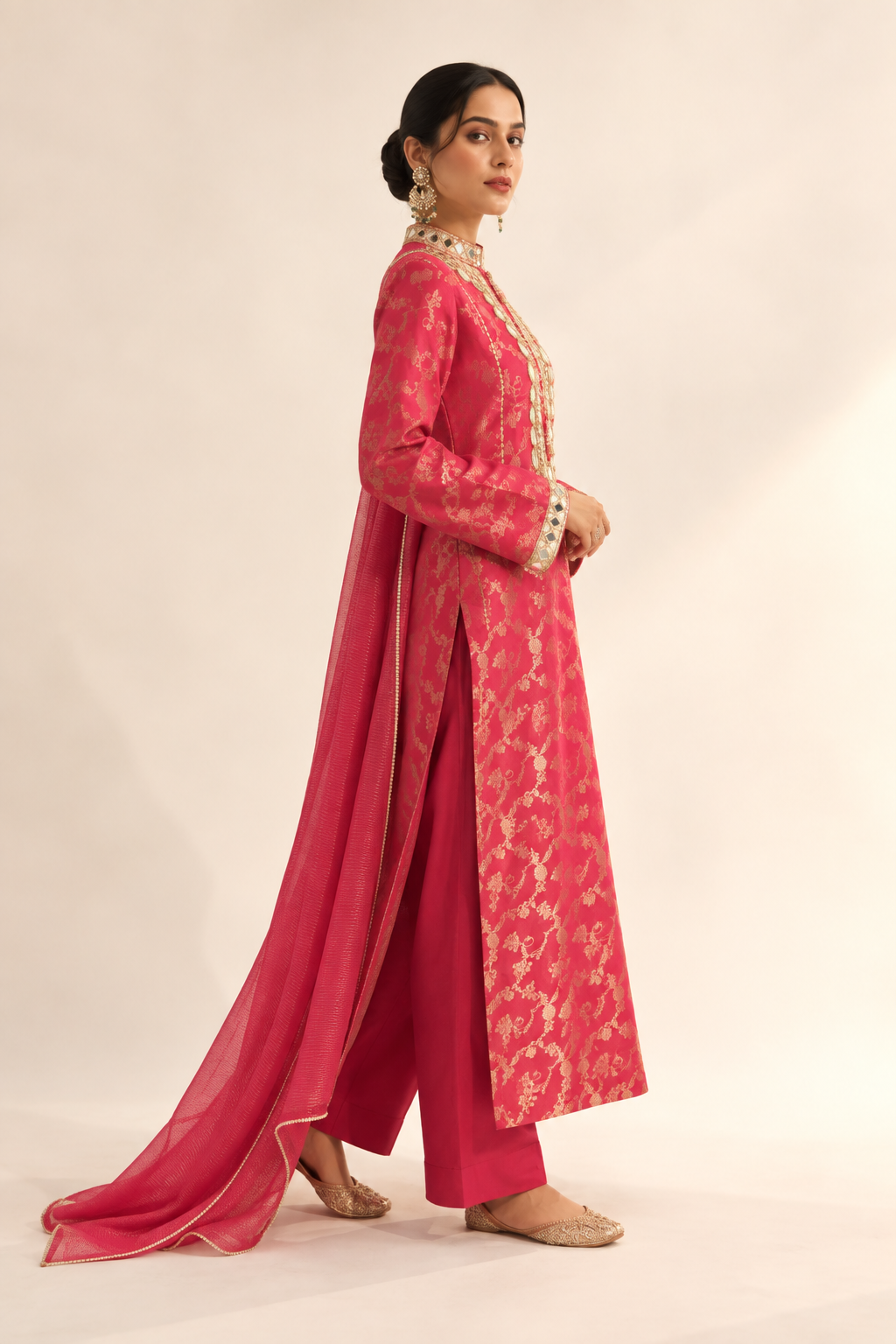 Gulabi Sheeshmahal Banarasi Set