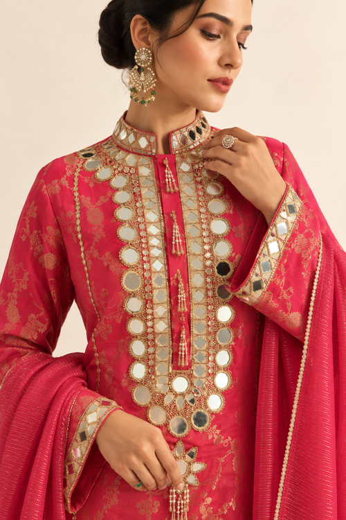 Gulabi Sheeshmahal Banarasi Set